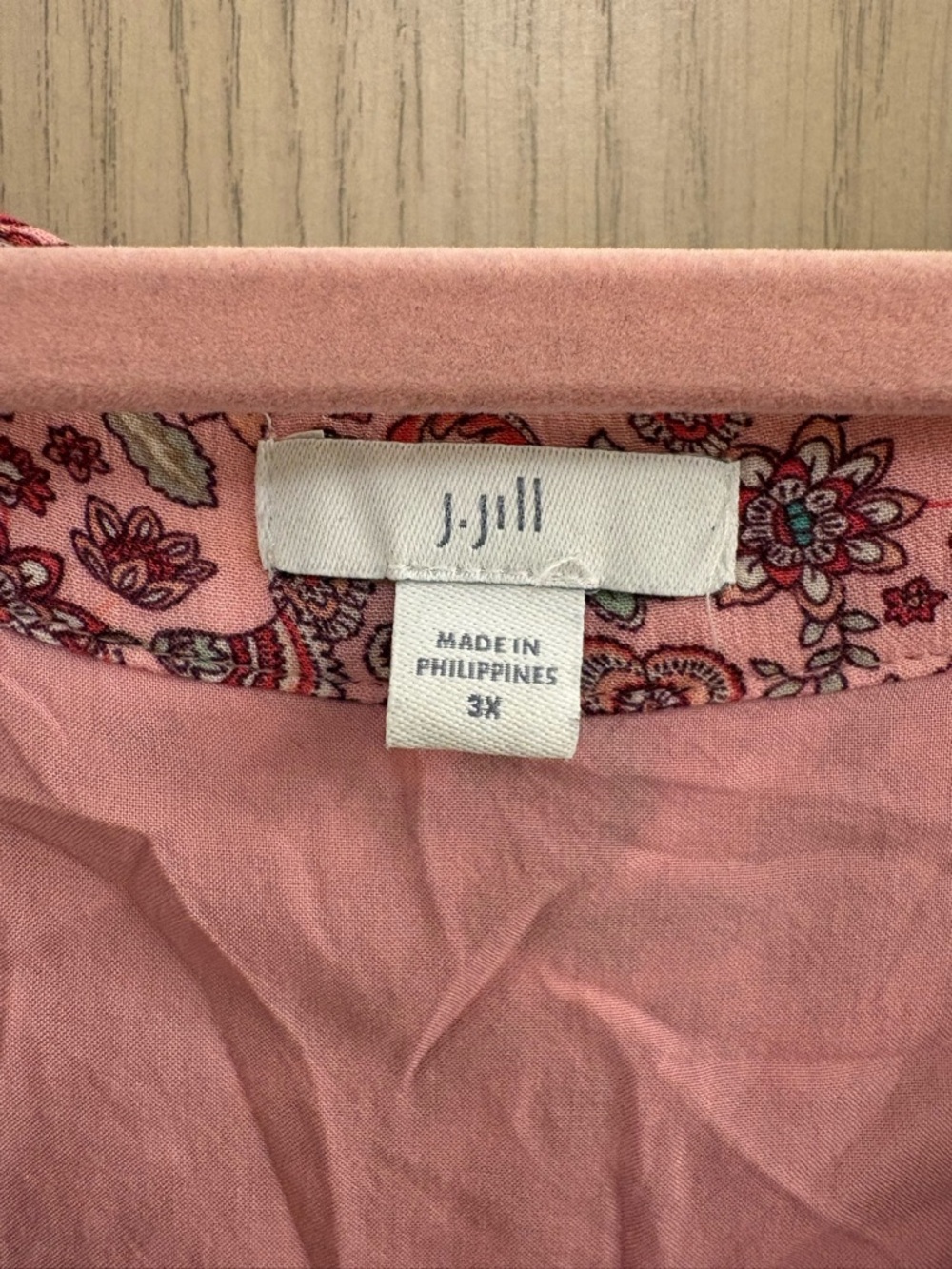 J Jill Sleeveless Pink Floral V-Neck Maxi Dress.  Beautiful pattern and colors - Picture 3 of 4